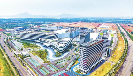 武汉“芯”势力崛起：总投资超200亿，长飞先进武汉基地首片6英寸SiC晶圆成功下线！