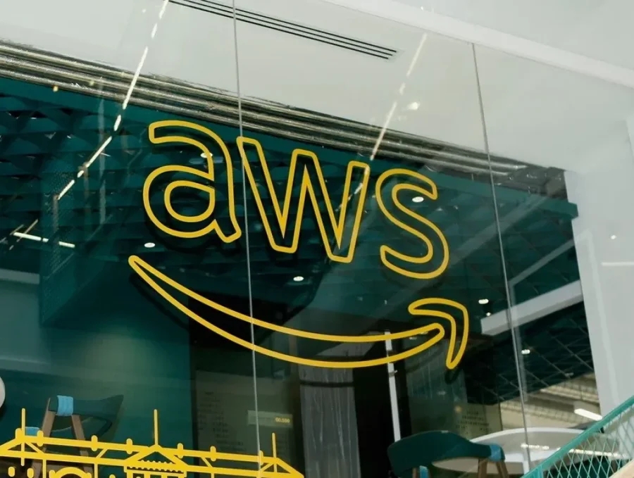 AWS再投1亿美元加码生成式AI：用智能体重塑工作未来