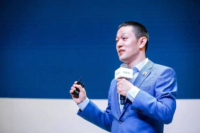 蔚来"芯"突围：被合作伙伴抛弃后 5纳米芯片反杀提前4个月量产