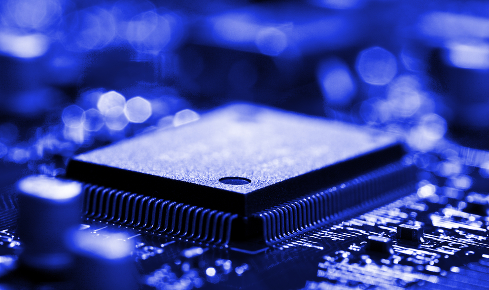 中芯国际：子公司拟向国科微出售中芯宁波14.832%股权