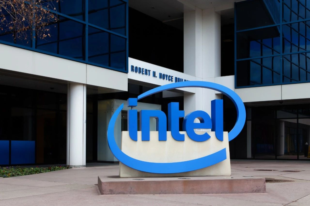 英特尔CEO陈立武计划放弃Intel 18A制程，全力发展14A制程