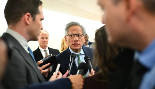 黄仁勋与特朗普闭门谈“芯”：当科技巨头开始扮演外交官